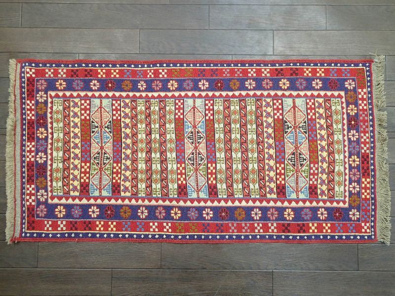 ペルシャ絨毯 新品 153x112 手織り クルド・ グーチャン産