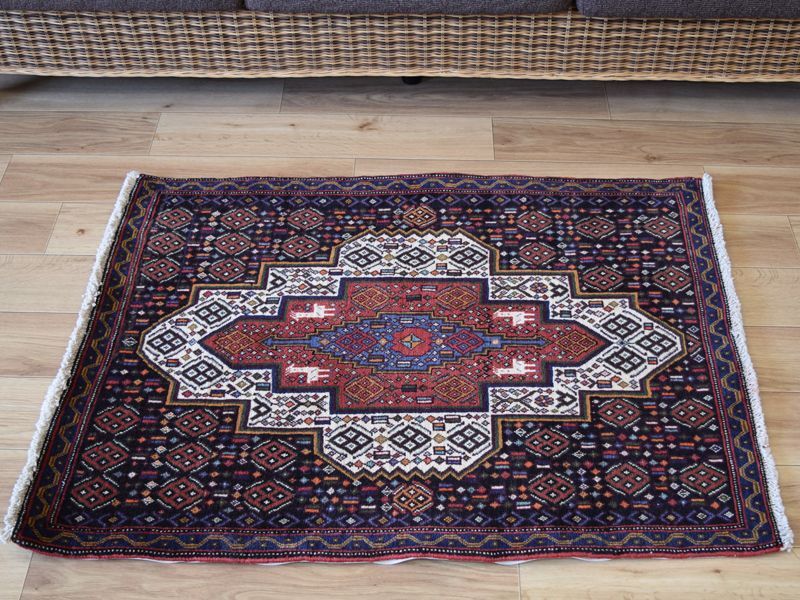 ペルシャ風　古絨毯　ラグマット